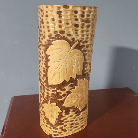 Handcrafted Leaf Design Vase - Picture 6 of 6